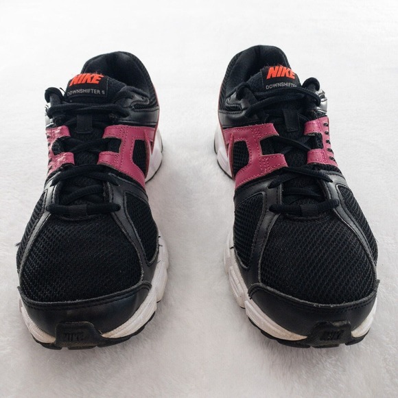 Nike Downshifter 5 Running Shoes Womens 9 Black Pink Sneaker 5357571-004 - Picture 2 of 9